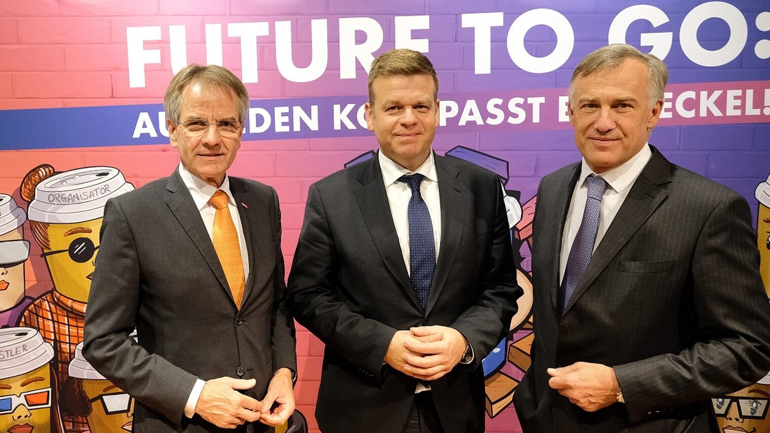  (v. l.): HWK-Präsident Andreas Ehlert, Staatssekretär Matthias Heidmeier und IHK-Vizepräsident Dr. Karl Hans Arnold