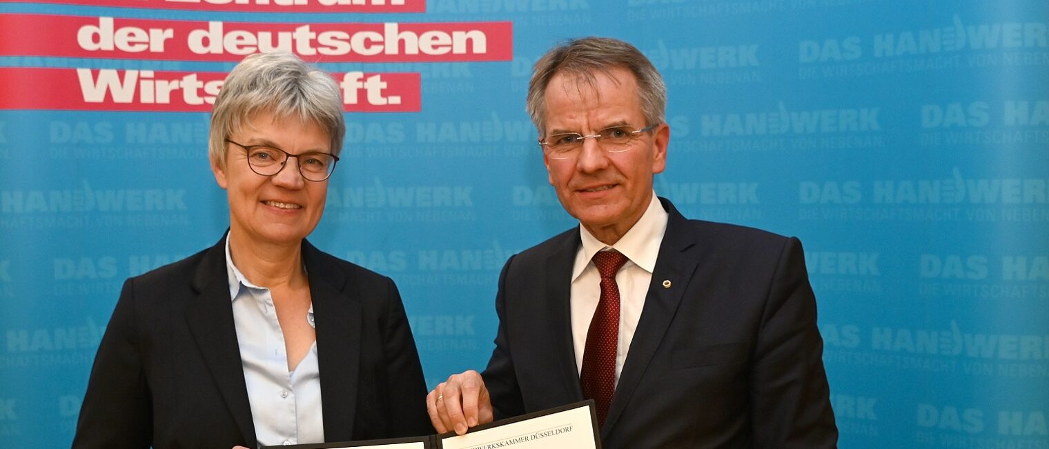 Dr. Antje Höning mit Kammerpräsident Andreas Ehlert