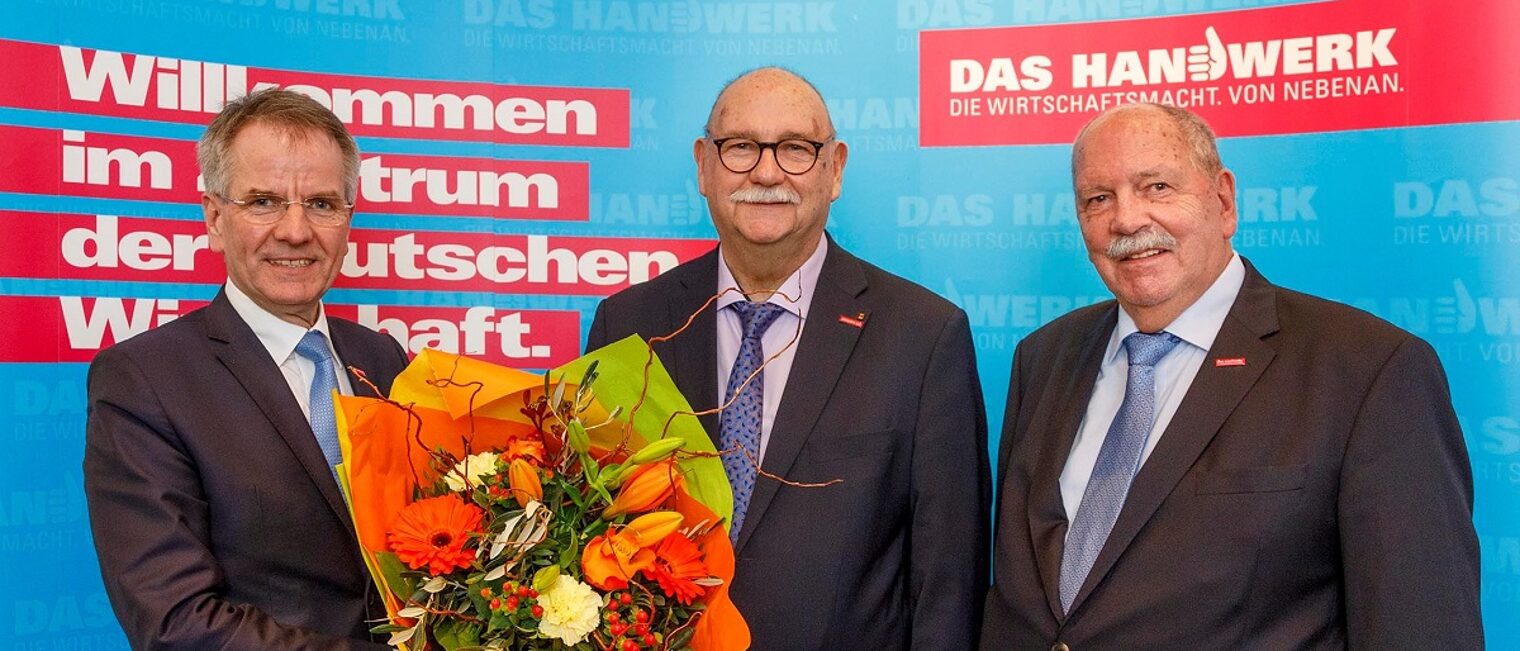 (v. l.): Kammerpräsident Andreas Ehlert, AN-Vizepräsident Bernd Münzenhofer und AG-Vizepräsident Gerd Peters