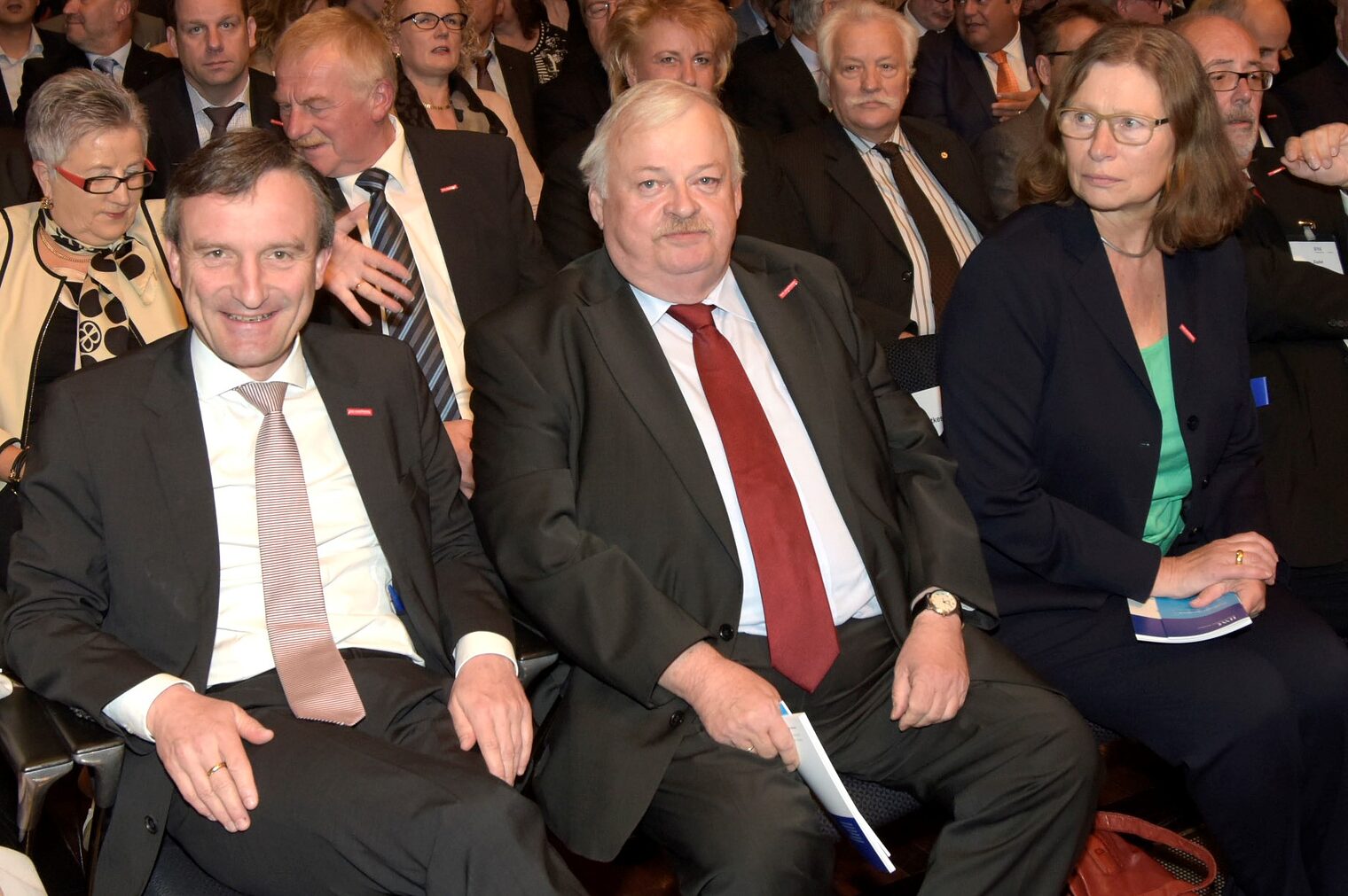 OB Thomas Geisel, NRW-Arbeitsminister Guntram Schneider und Anne Lütkes, Regierungspräsidentin in Düsseldorf.