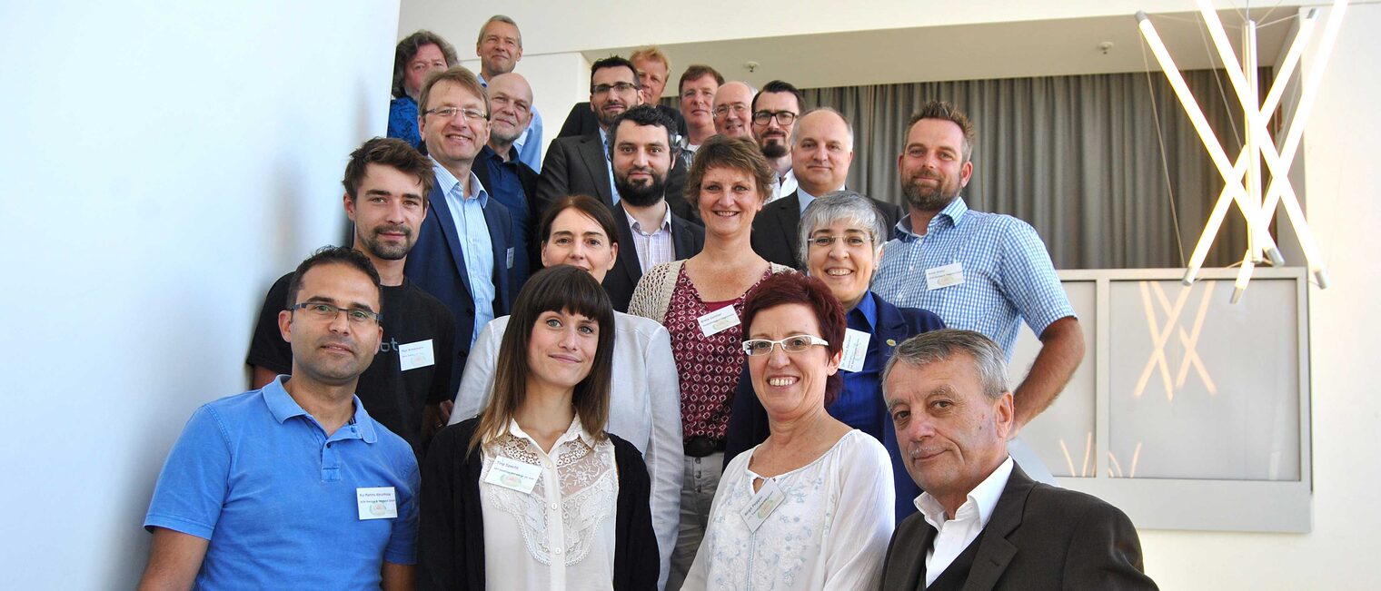 Ökoprofit-Mülheim: Teilnehmer, Initiatoren und Kooperationspartner beim offiziellen Auftakt am 14. Juni 2017 in der Stadtbibliothek Mülheim Ökoprofit-Mülheim: Teilnehmer, Initiatoren und Kooperationspartner beim offiziellen Auftakt am 14. Juni 2017 in der Stadtbibliothek Mülheim