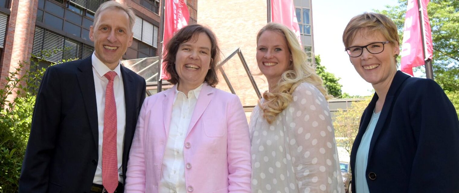 v.l.: Dr. Axel Fuhrmann, Kerstin Feix, Janine Kirchmair und Claudia Schulte.