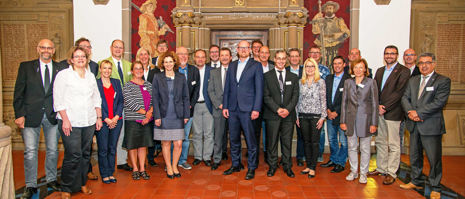 Vertreter der Unternehmen und Institutionen bei der Auszeichnungsveranstaltung der 3. Ökoprofit Staffel im Duisburger Rathaus.