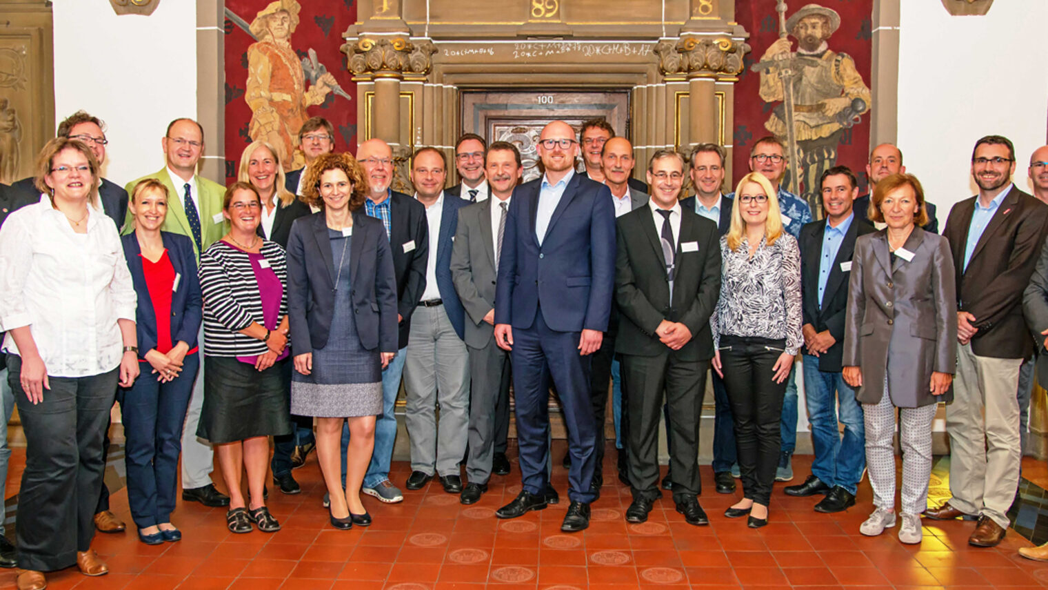 Vertreter der Unternehmen und Institutionen bei der Auszeichnungsveranstaltung der 3. Ökoprofit Staffel im Duisburger Rathaus.