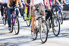 cyclists on the street at summer Schlagwort(e): city, cyclist, bicycle, bike, street, urban, people, cycling, cycle, traffic, commuting, person, lifestyle, road, business, silhouette, biker, biking, view, cropped, transportation, active, woman, transport, riding, shadow, commute, healthy, outdoors, scene, ecology, fitness, sport, vehicle, legs, adults, summer, free, freedom, health, young, life, day, city, cyclist, bicycle, bike, street, urban, people, cycling, cycle, traffic, commuting, person, lifestyle, road, business, silhouette, biker, biking, view, cropped, transportation, active, woman, transport, riding, shadow, commute, healthy, outdoors, scene, ecology, fitness, sport, vehicle, legs, adults, summer, free, freedom, health, young, life, day