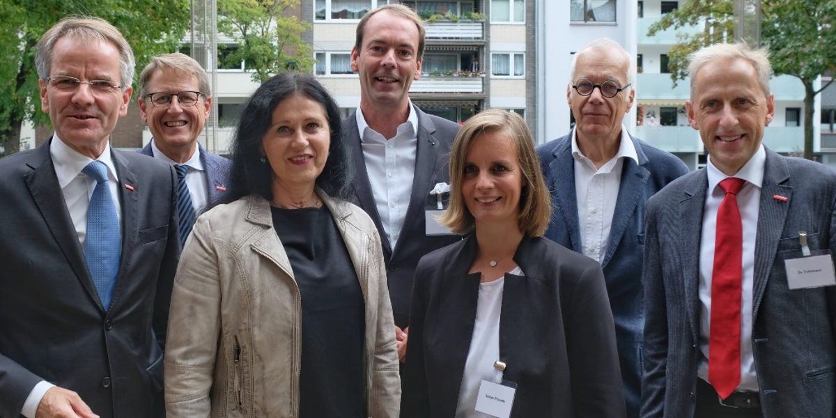 Veranstaltung Wohnungsbau (v. l.): A. Ehlert; Thomas Dopheide; C. Zuschke; M. Lehrmann, A. Söfker-Rieniets; Prof. J. A. Schmidt und Dr. A. Fuhrmann