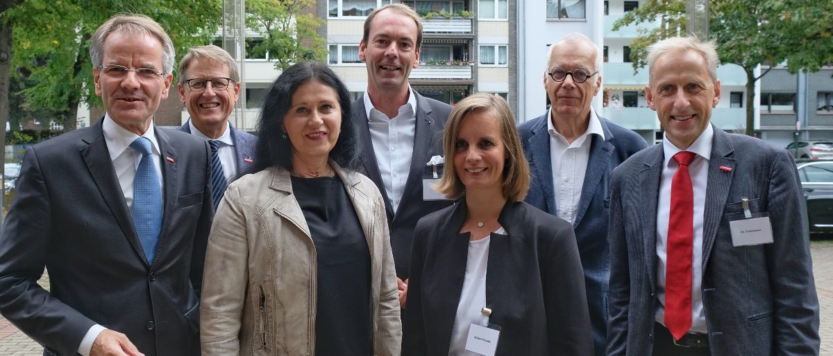Veranstaltung Wohnungsbau (v. l.): A. Ehlert; Thomas Dopheide; C. Zuschke; M. Lehrmann, A. Söfker-Rieniets; Prof. J. A. Schmidt und Dr. A. Fuhrmann