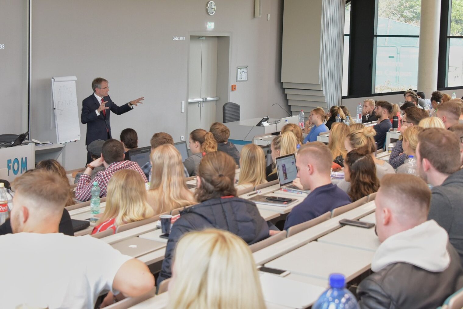 Vortrag von Kammerpräsident Ehlert in der FOM-Hochschule in Düsseldorf.