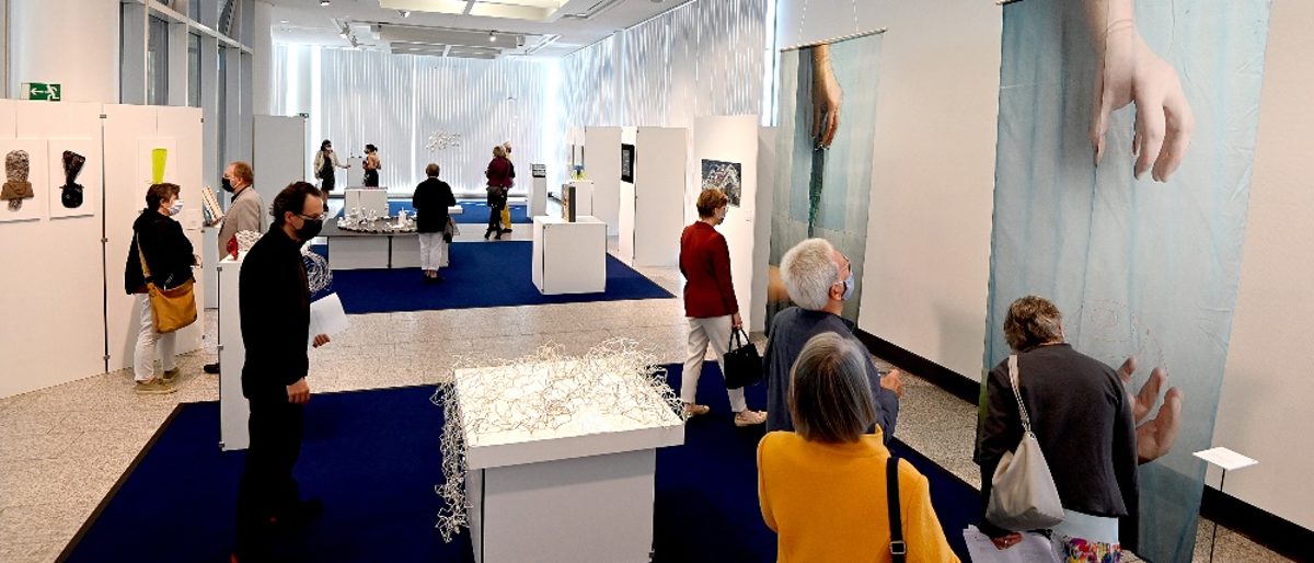 Blick in die Ausstellung "Ist das noch Kunsthandwerk" in der Handwerkskammer Blick in die Ausstellung "Ist das noch Kunsthandwerk" in der Handwerkskammer