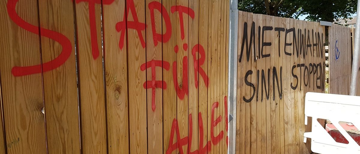 Bauzaun mit Schrift Stadt für alle