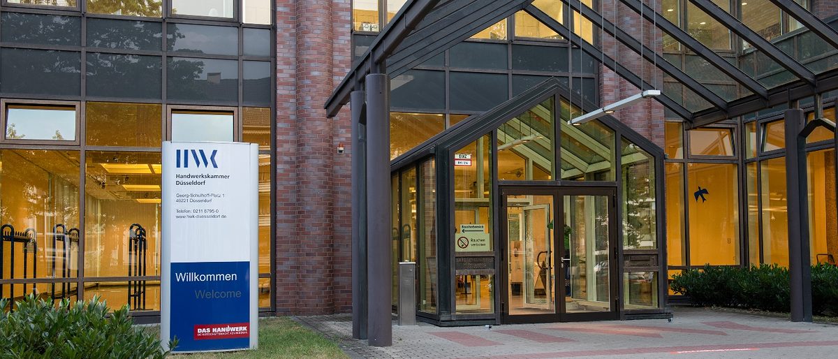 Haupteingang der Handwerkskammer Düsseldorf Haupteingang der Handwerkskammer Düsseldorf