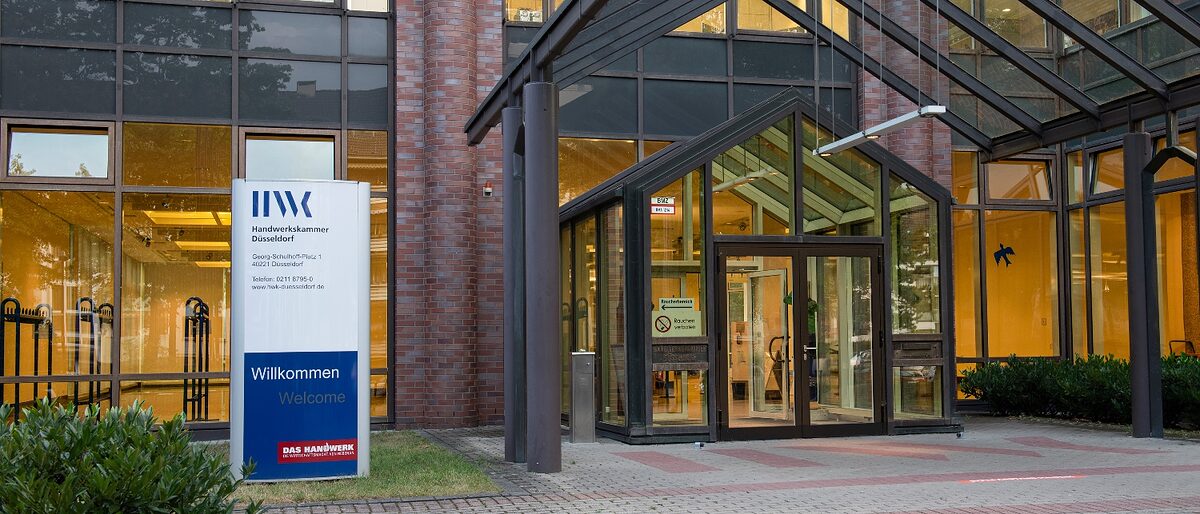 Haupteingang der Handwerkskammer Düsseldorf Haupteingang der Handwerkskammer Düsseldorf