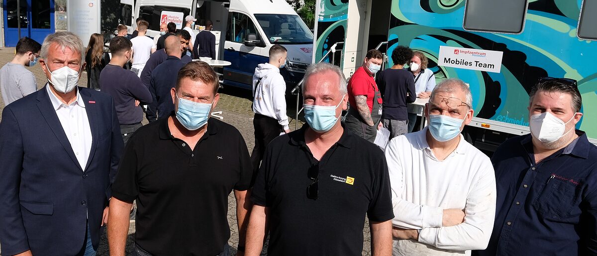 Impfbus Lutz Denken, Andreas Hoepfner, Sascha Richter, Cornelius Römer und Wolfgang Müller