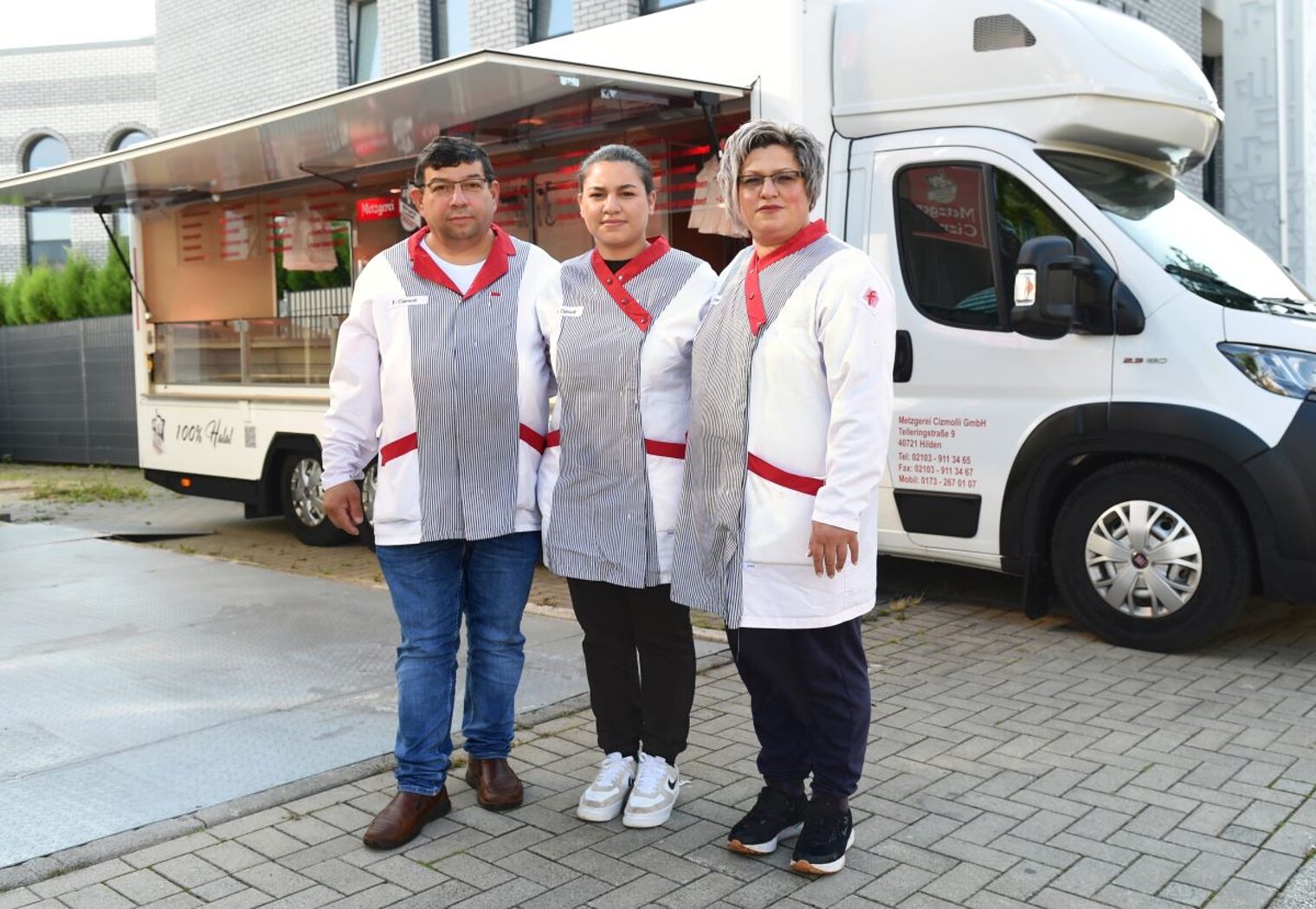 Faton und Dhurata Cizmolli mit Tochter Sanije