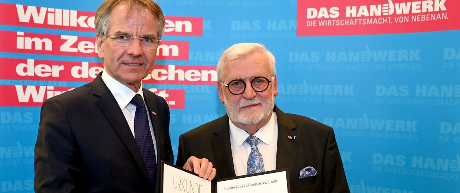 (v. l.): Kammerpräsident Andreas Ehlert und Wolfgang Zocher