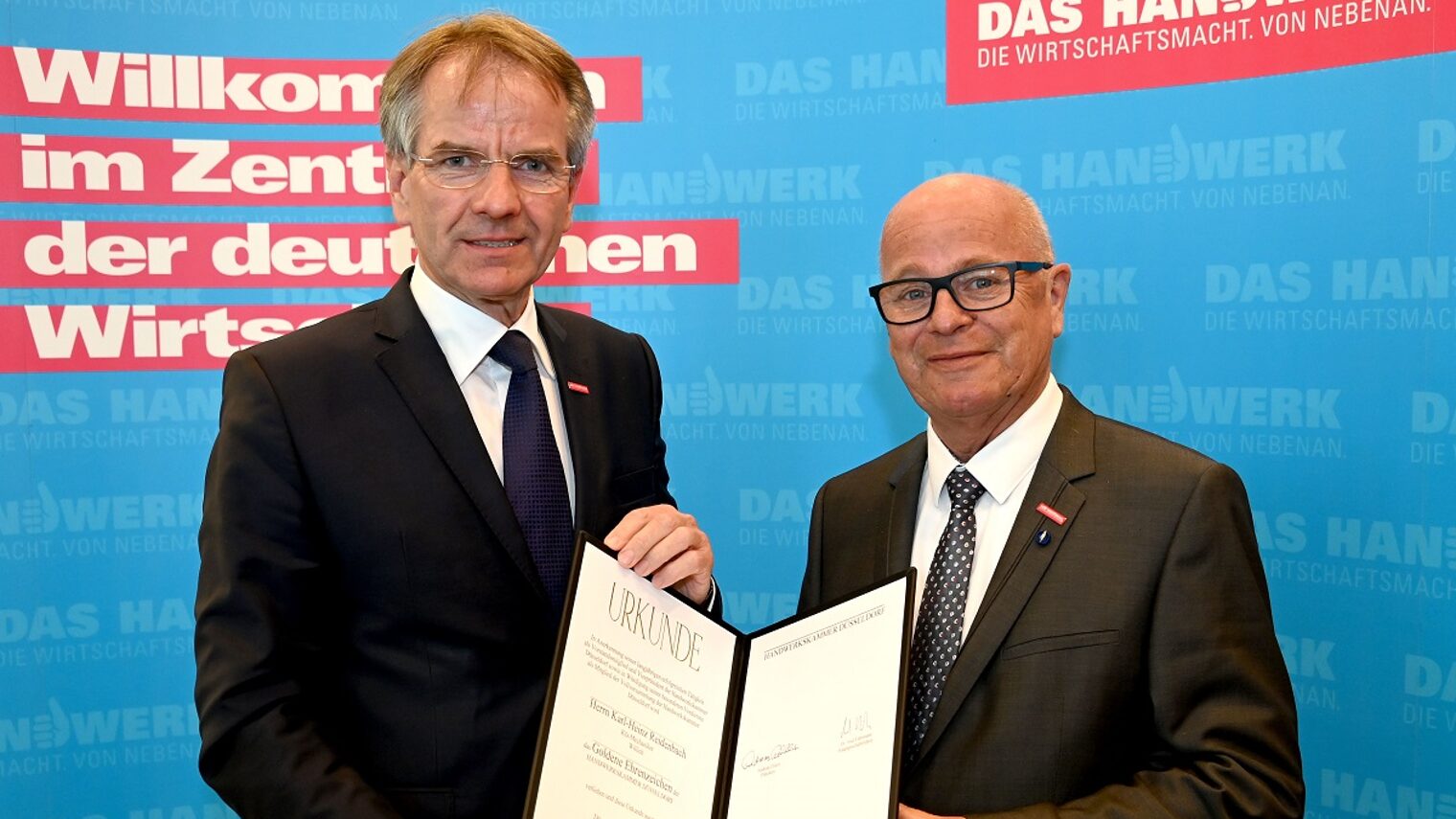 (v. l.): Kammerpräsident Ehlert und Vizepräsident Karl-Heinz Reidenbach