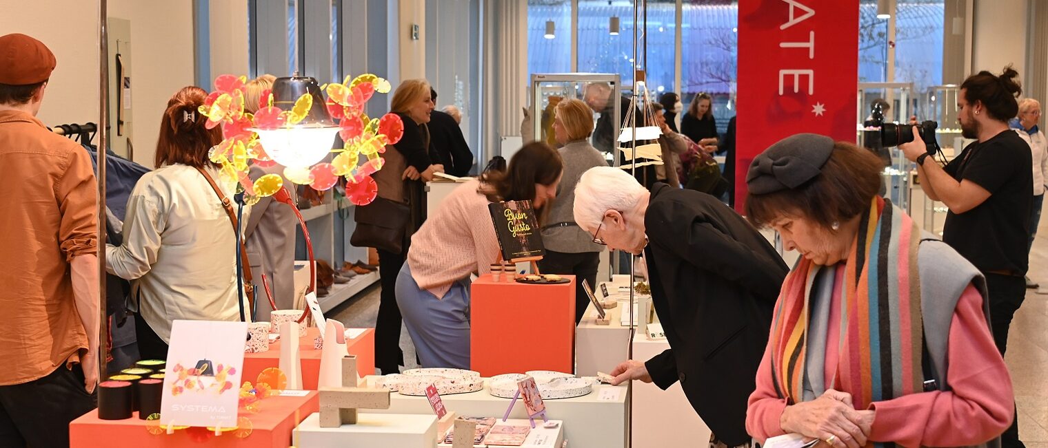 "Unikate"-Ausstellung im Foyer der Handwerkskammer