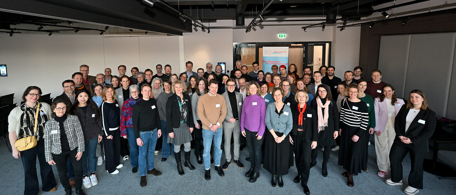Klimapakt Düsseldorf Gruppenbild der Klimapartner in der IHK Düsseldorf