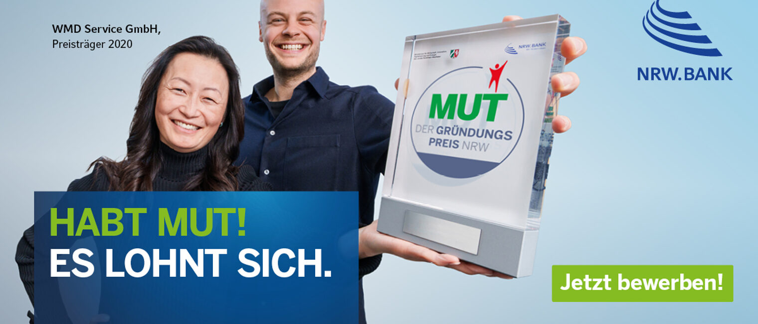 Die Preisträgerin und der Preisträger des MUT Gründungspreises 2020 lachen in die Kamera. Text: Habt Mut! Es lohnt sich! Jetzt bewerben!