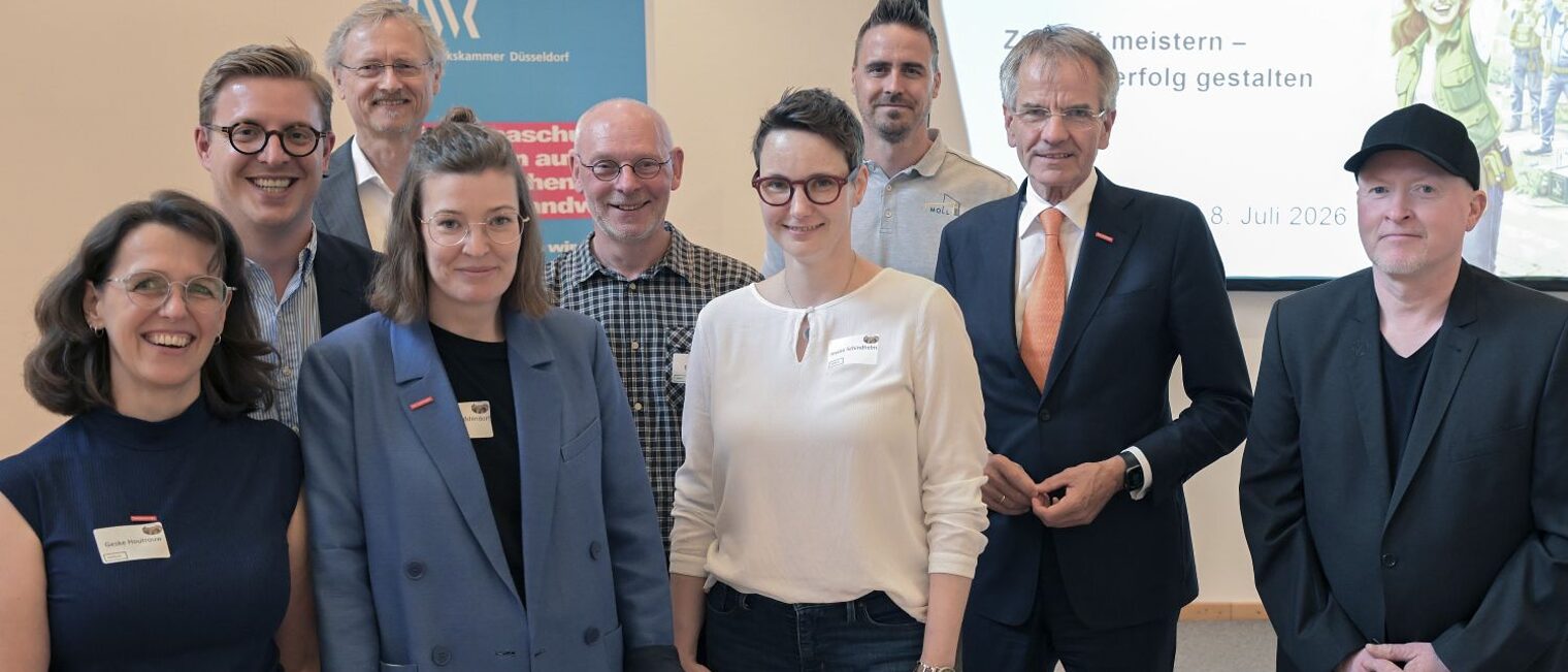 Gruppenbild von den Veranstaltern und Rednern